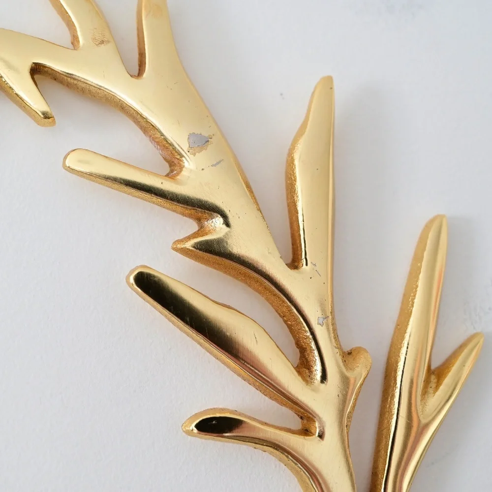Nima Oberoi Lunales Branches Gold Charger Wreath | Staghorn Motif